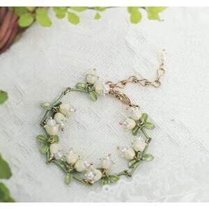 Lily of the Valley Linked Floral Bracelet Adjustable Cottage Flowers NEW